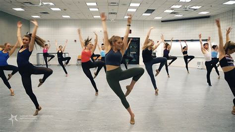 dance school|schools with dance majors.